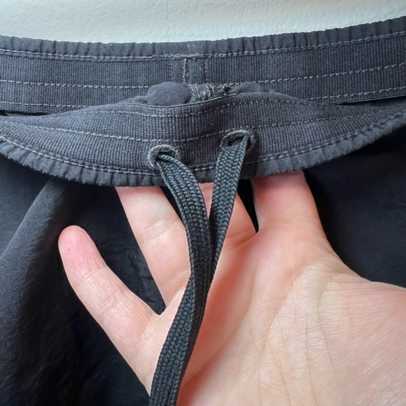 Patagonia 5" Shorts Black Pull On Nylon Unlined Drawstring Outdoor Womens Medium - Picture 7 of 11